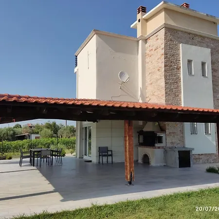 Villa Mythic #4 *